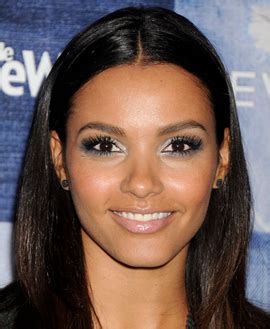 Jessica Lucas: Bio, Height, Weight, Measurements